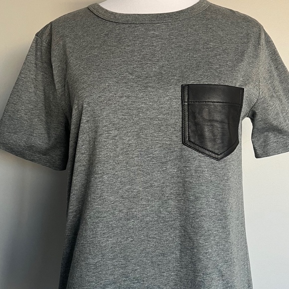 T by Alexander Wang Grey Supima Cotton Relaxed Fit T-Shirt Leather Pocket Tee - Picture 4 of 11